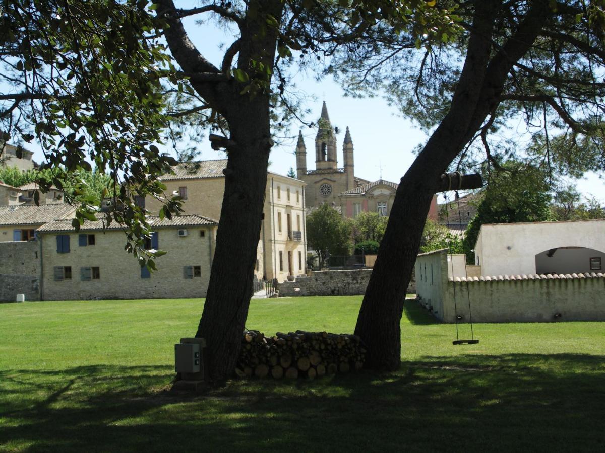 Domaine Saint Martin Hotel Valliguieres Exterior foto